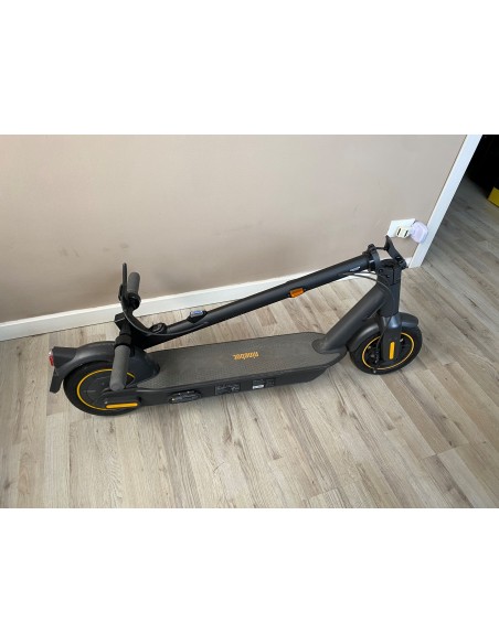 Ninebot KickScooter MAX by Segway